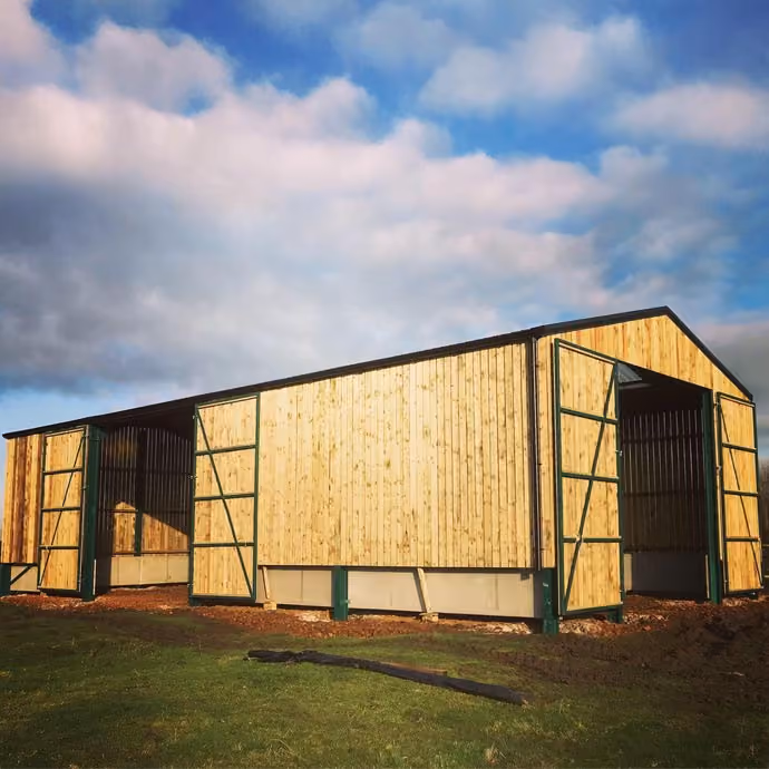 Agricultural barn under construction in Warwickshire